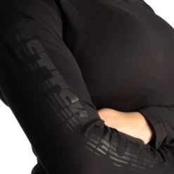 82 LS, Black