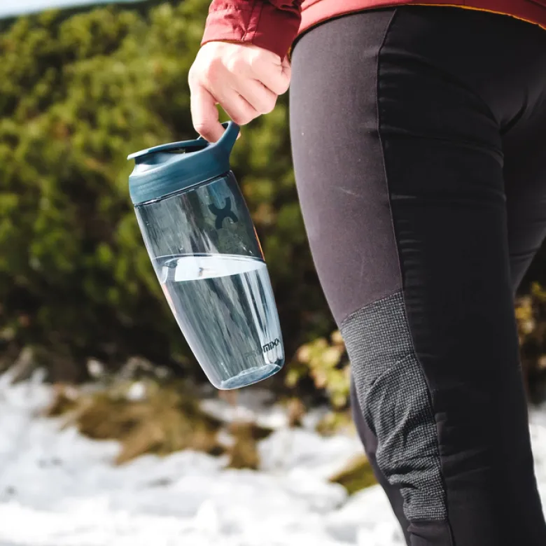 Pursuit Shaker 950 ml Blå
