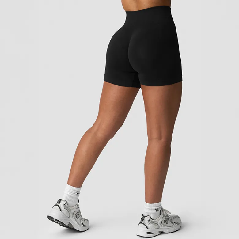 Smooth Seamless Midi Shorts, Black
