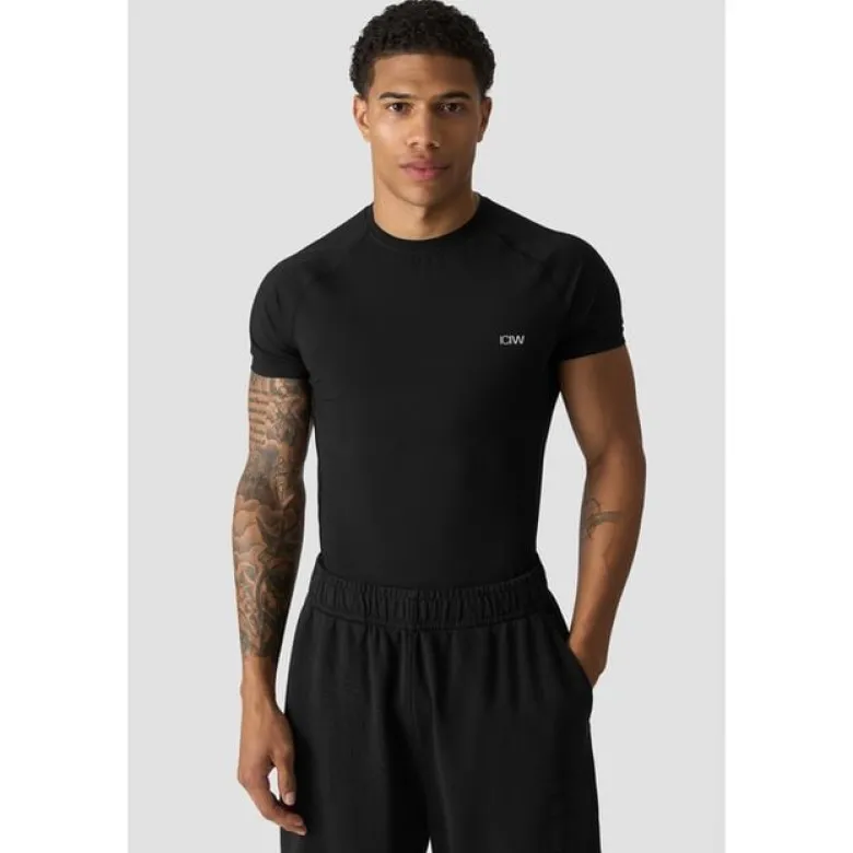 Stride Muscle Fit T-shirt, Black