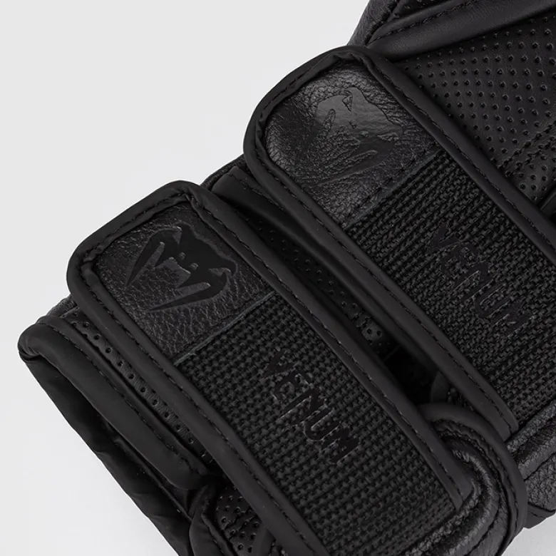 Venum Reverso Boxing Gloves Black/Black
